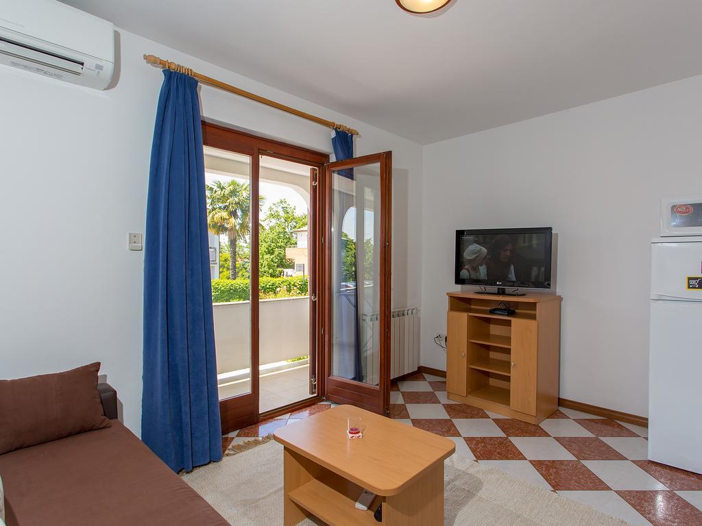 Apartments Ava Πόρετς Εξωτερικό φωτογραφία