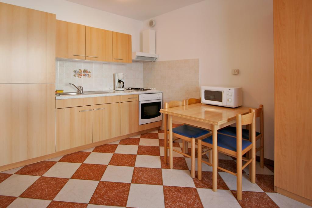 Apartments Ava Πόρετς Εξωτερικό φωτογραφία