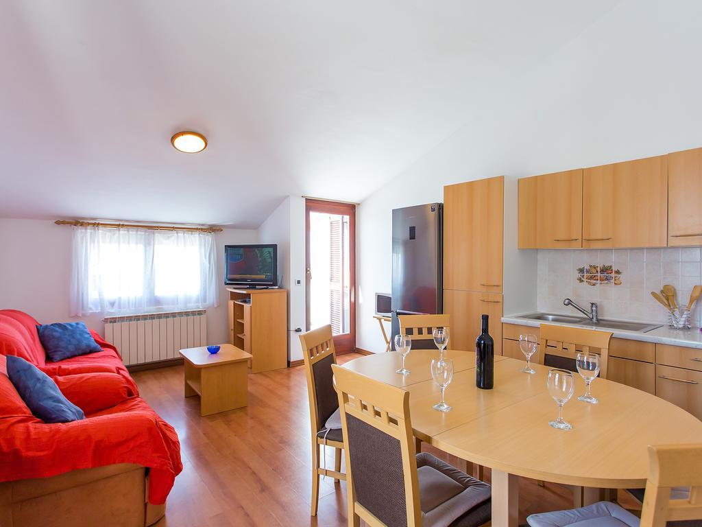 Apartments Ava Πόρετς Εξωτερικό φωτογραφία