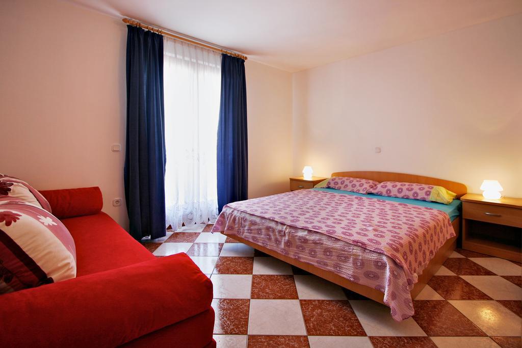 Apartments Ava Πόρετς Εξωτερικό φωτογραφία