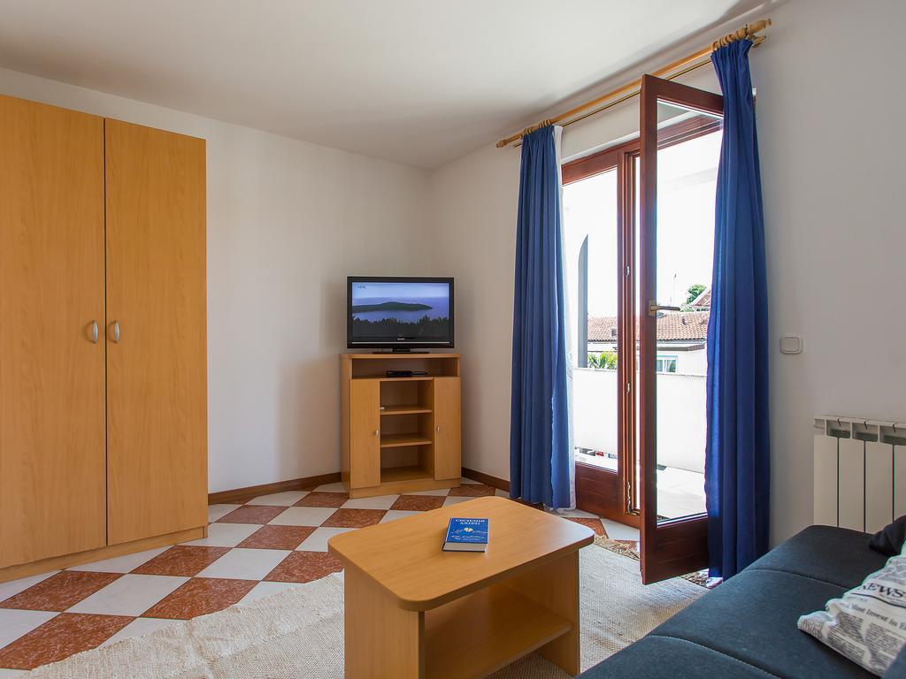 Apartments Ava Πόρετς Εξωτερικό φωτογραφία