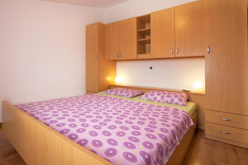Apartments Ava Πόρετς Εξωτερικό φωτογραφία