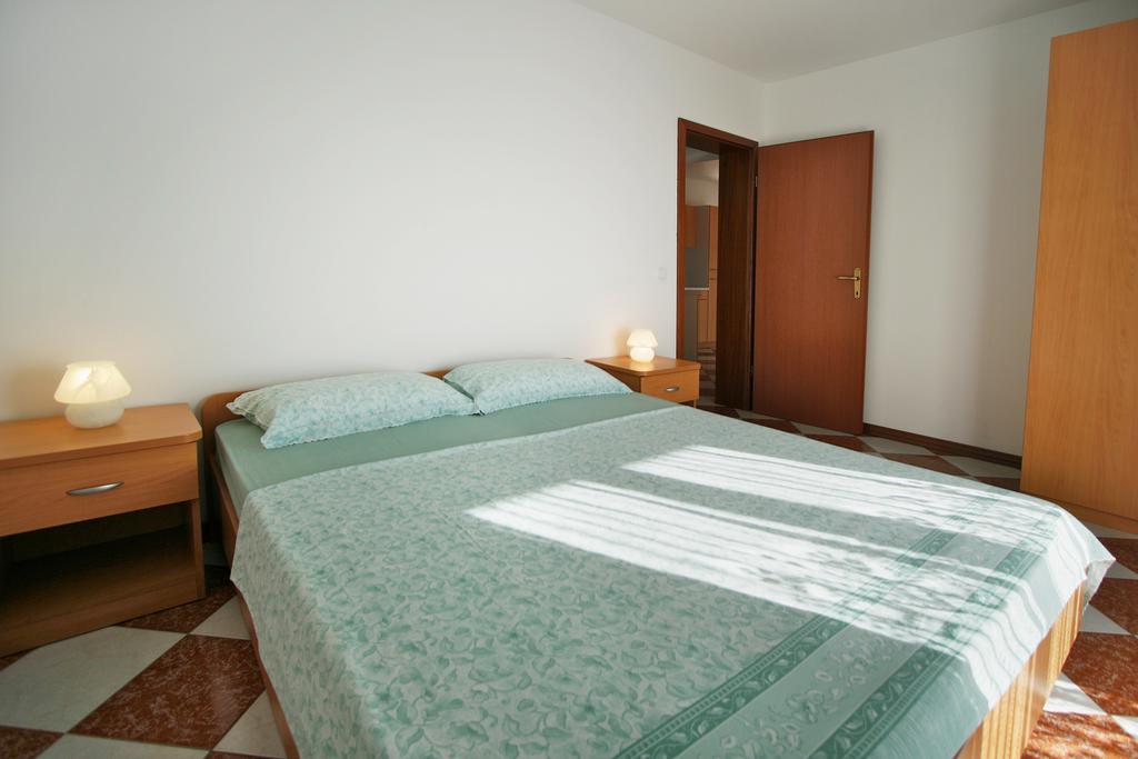 Apartments Ava Πόρετς Εξωτερικό φωτογραφία