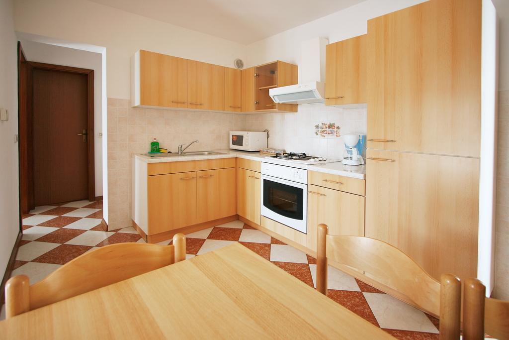 Apartments Ava Πόρετς Εξωτερικό φωτογραφία