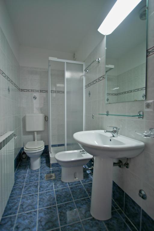 Apartments Ava Πόρετς Εξωτερικό φωτογραφία